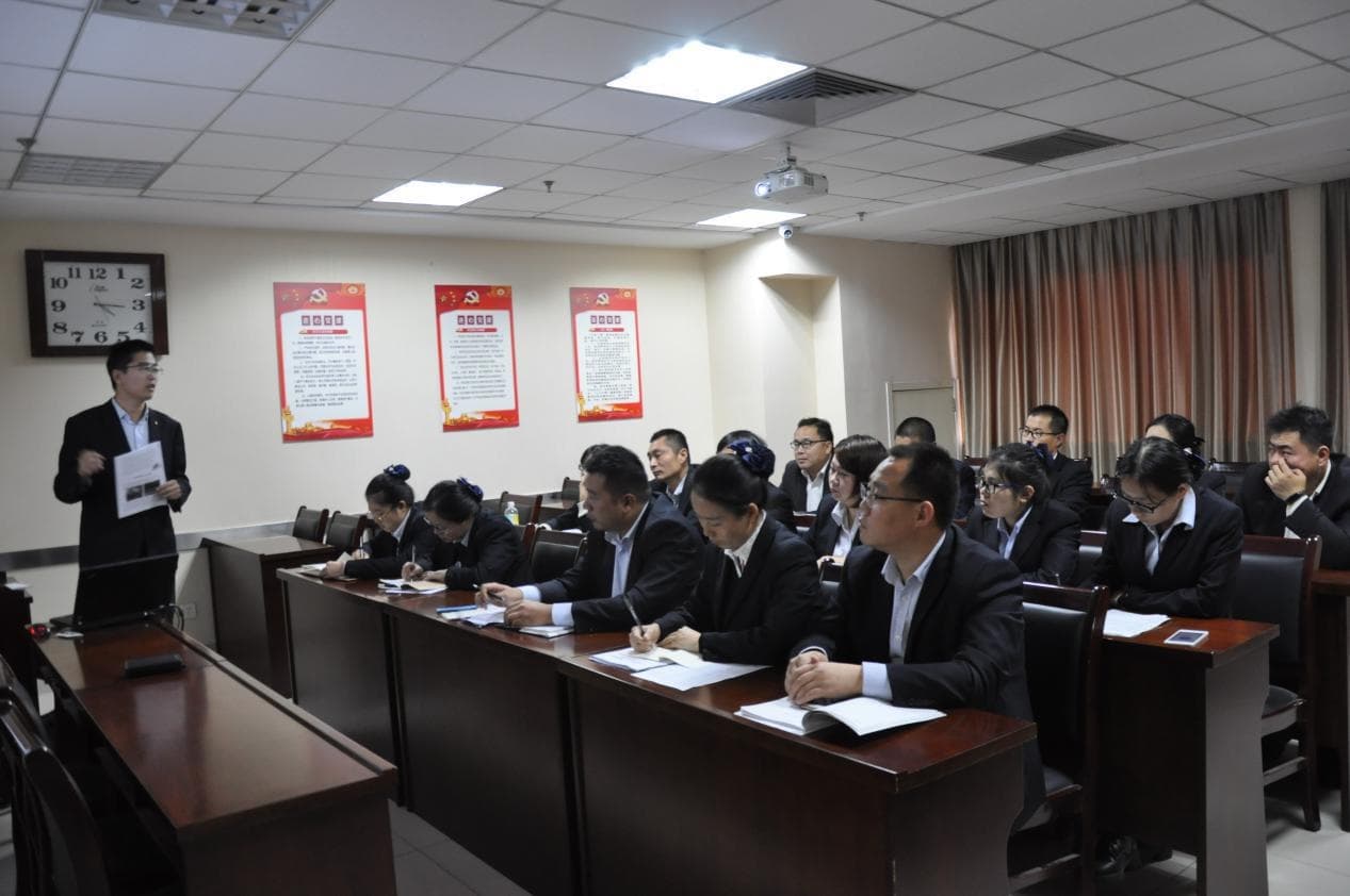 濟南連心物業(yè)有限公司舉行“標準建設(shè)年”暨綠化服務(wù)規(guī)范培訓