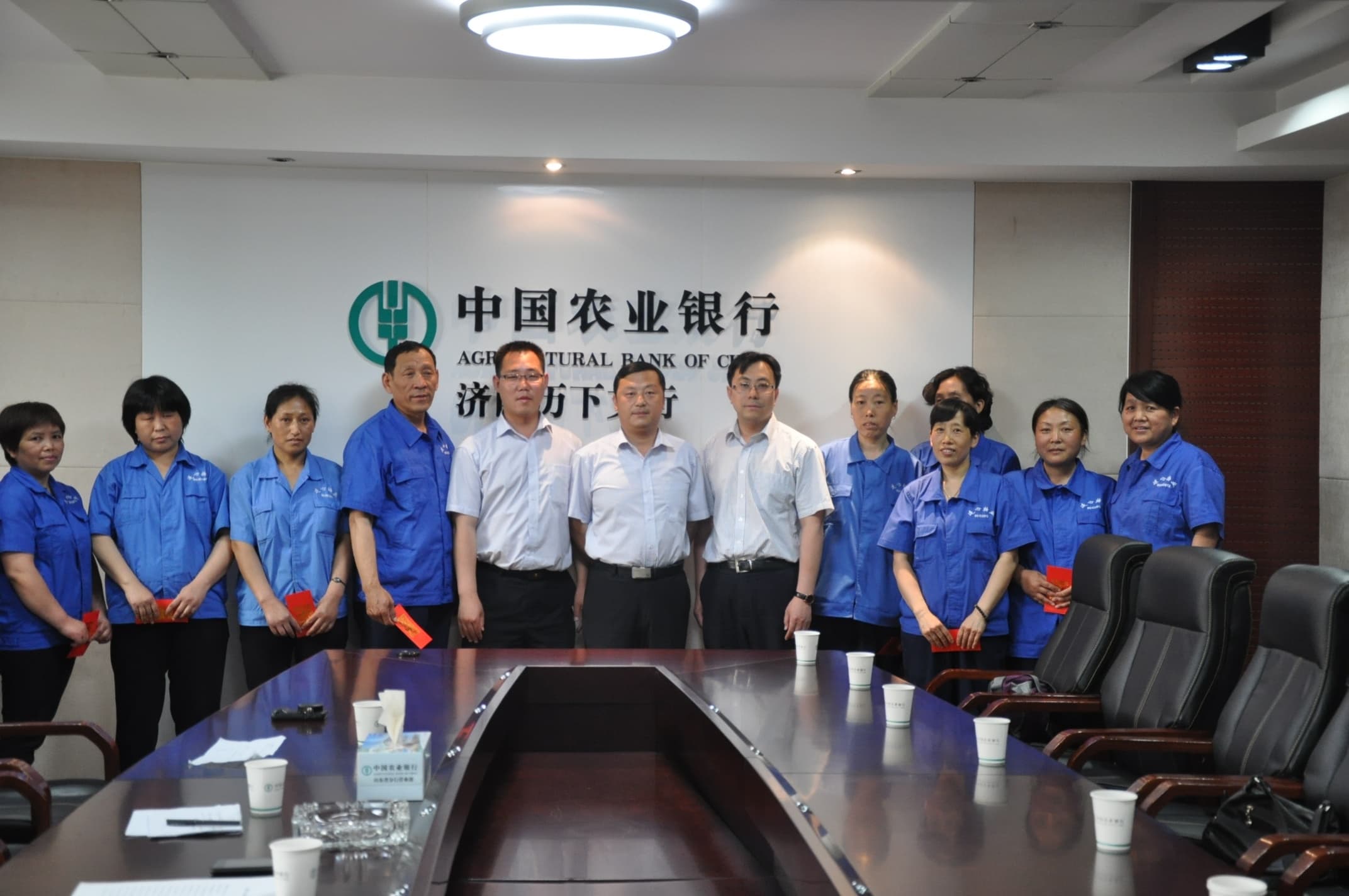 中國(guó)農(nóng)業(yè)銀行濟(jì)南歷下支行項(xiàng)目部“工人先鋒號(hào)”表彰大會(huì)圓滿(mǎn)結(jié)束