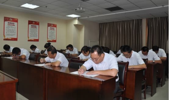 濟南連心物業(yè)有限公司舉行2018下半年管理人員規(guī)章制度考試